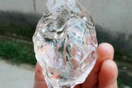 水晶风水_水晶碎石原石放家里好吗