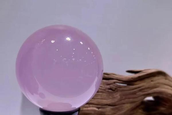 水晶球的风水作用 紫色水晶球的风水作用