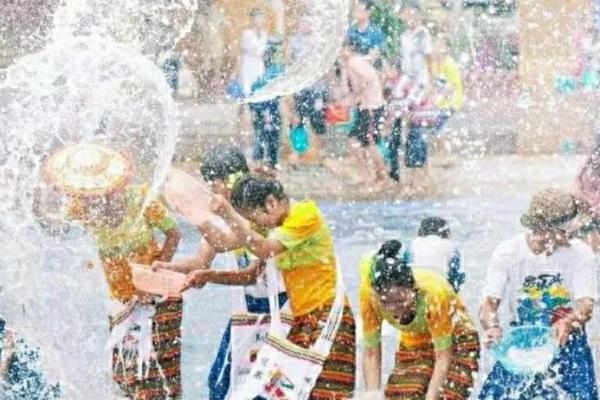 节日节气民俗节日，傣族泼水节
