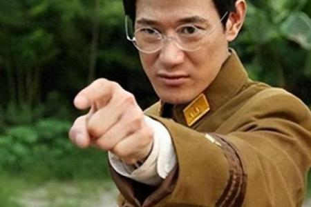 电视剧里的日本军官为什么都喜欢留着八字胡？现实中是这样吗？