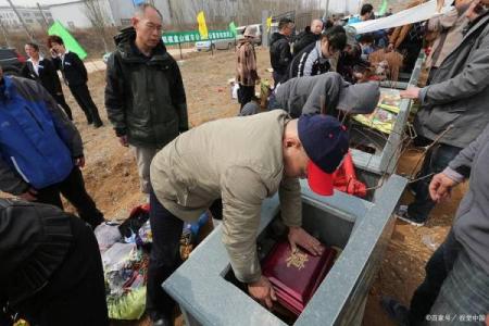 骨灰下葬日期有什么讲究或忌讳  骨灰下葬吉日