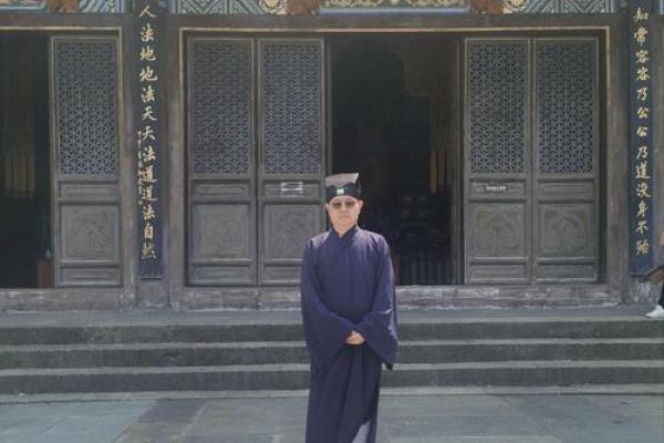风水实例：唐艺尹老师提示甲午年五黄凶位化解方法，人生不怕低谷，风水改善运势！