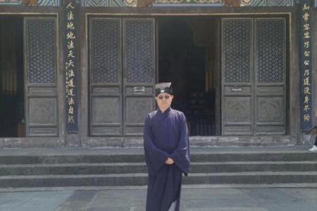 风水实例：唐艺尹老师提示甲午年五黄凶位化解方法，人生不怕低谷，风水改善运势！