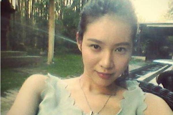 宋汶霏八字综合分析：命主独具匠心，见机行事，善于应变，较强的好胜心和领导才能，但也容易过于自信和独断，需要注意平衡自我和他人的关系。