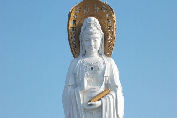 观音菩萨披什么颜色好