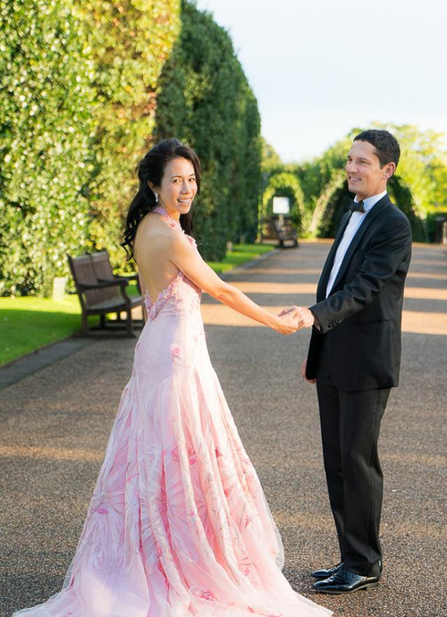 陈楚生与老婆牵手逛街上热搜，紫微斗数如何断你的爱情甜蜜度？