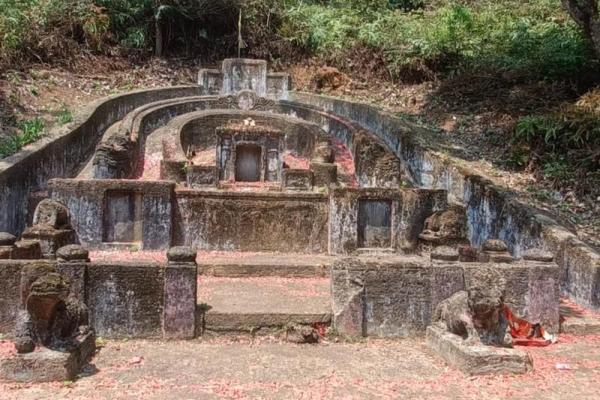 八字墓库 八字墓库