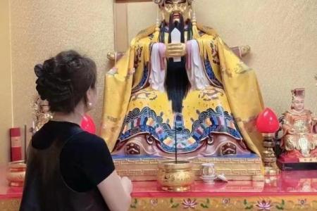 五台山五爷庙灵签抽签