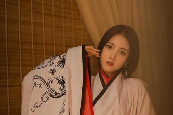 黄大仙灵签英雄难过美人关