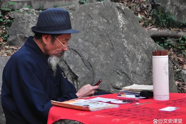 故事：民国盲人摸骨大师，叱咤政界算命五十年，晚年被女助手揭秘