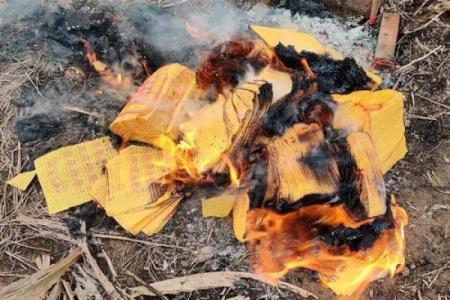 风水为什么烧完纸不能直接回家