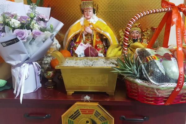 泰山奶奶附人身算命