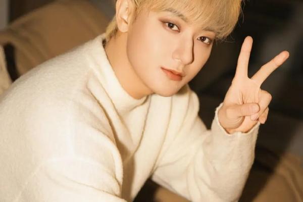 黄子韬八字及恋爱,黄子韬的生辰八字