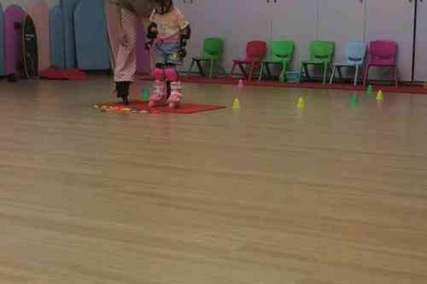 轮滑内八字 轮滑内八字