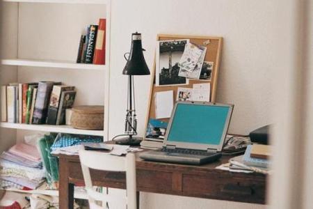 书桌的摆放风水_怎样摆放书桌上的东西