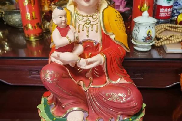 家里有两个观音