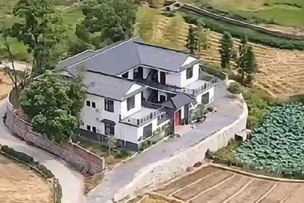 靠山面海的房子风水