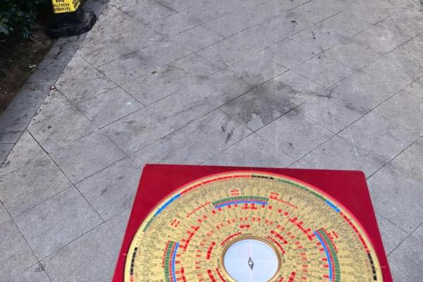 靠山面海的房子风水